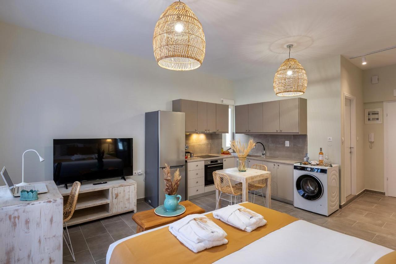 Grammata Suites Ermoupoli Bagian luar foto