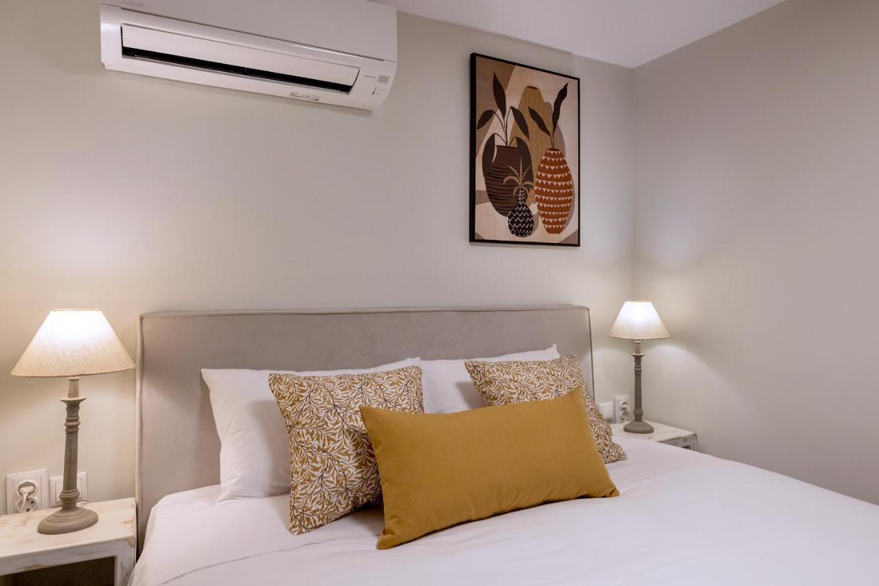Grammata Suites Ermoupoli Bagian luar foto