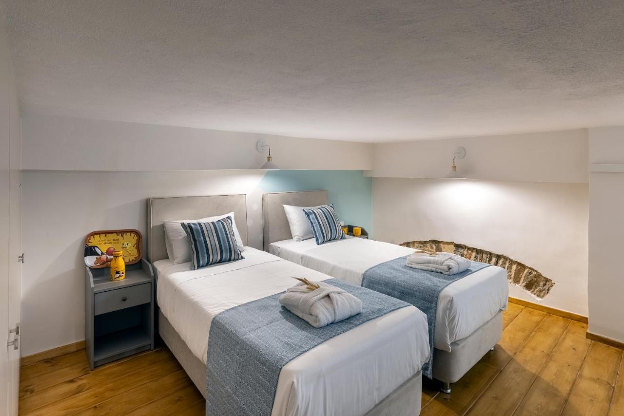 Grammata Suites Ermoupoli Bagian luar foto