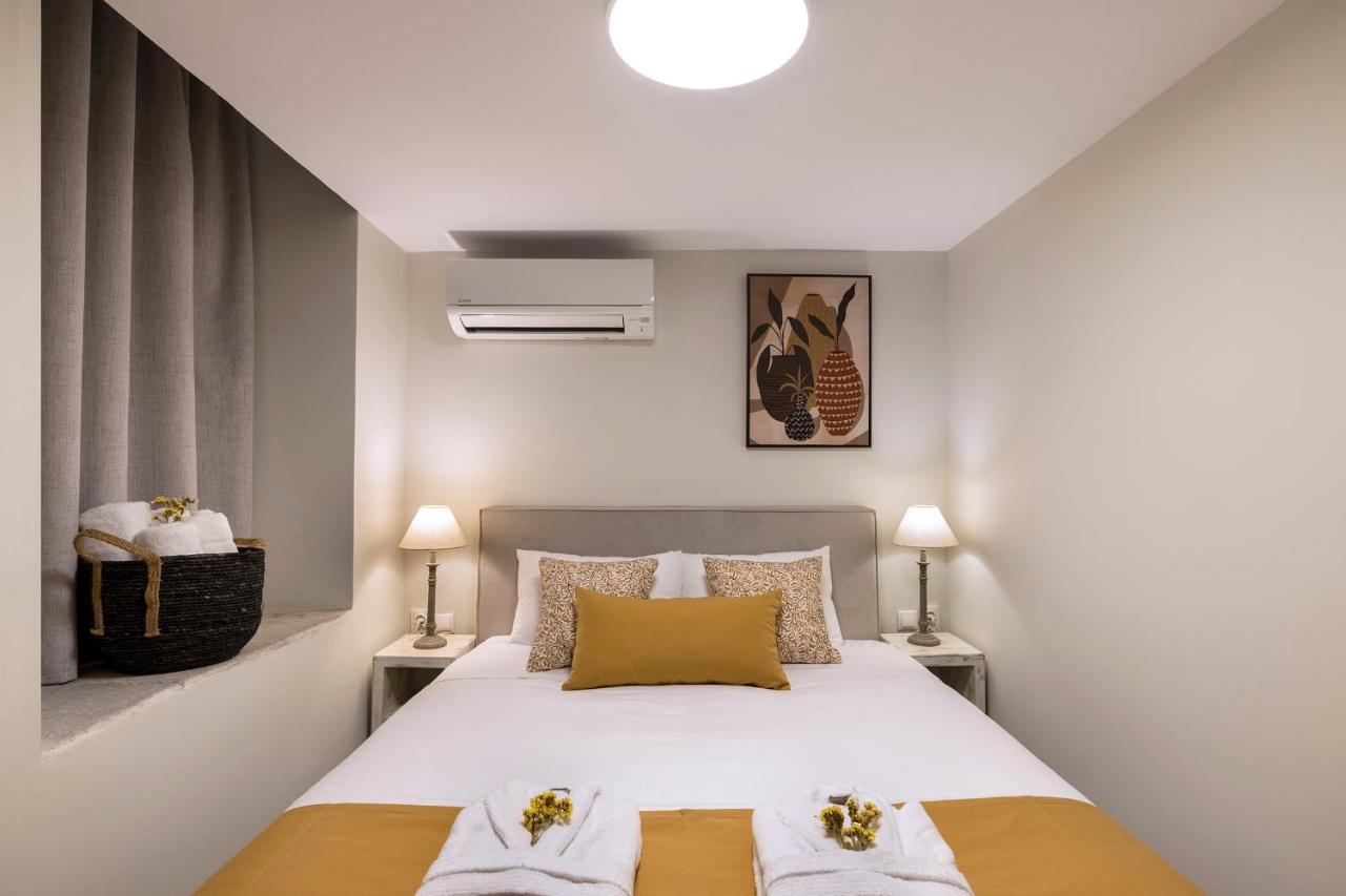 Grammata Suites Ermoupoli Bagian luar foto
