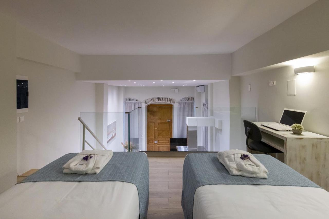 Grammata Suites Ermoupoli Bagian luar foto