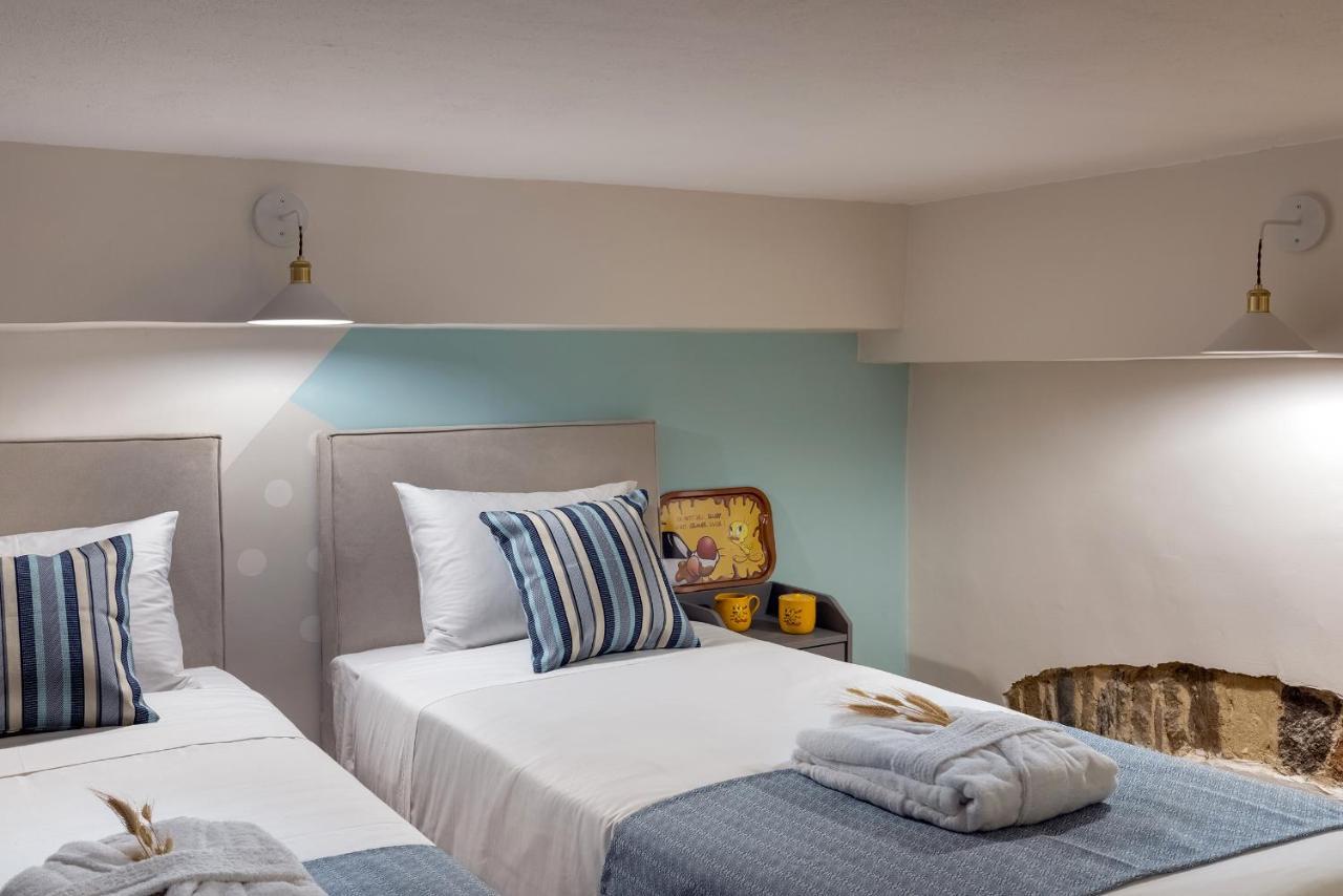 Grammata Suites Ermoupoli Bagian luar foto