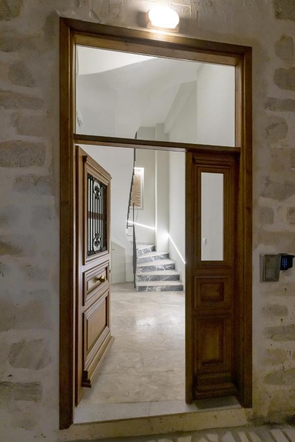 Grammata Suites Ermoupoli Bagian luar foto